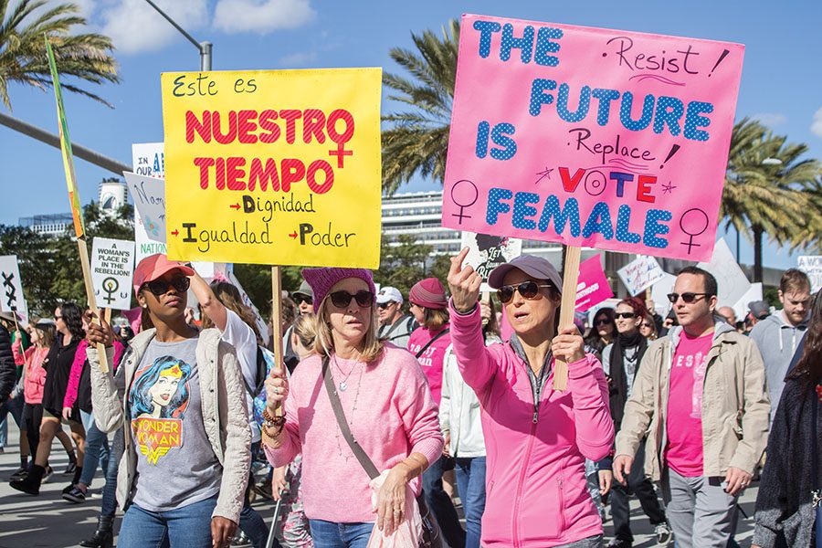 Estudiantes y profesores se unen con la comunidad de San Diego para la Marcha de las Mujeres