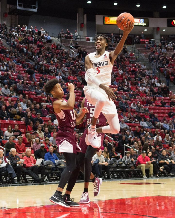 Redshirt+sophomore+forward+Jalen+McDaniels+goes+up+for+the+layup+against+Texas+Southern+on+Nov.+14+at+Viejas+Arena.