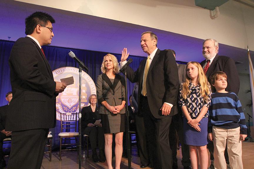 Filner sworn in as San Diego Mayor