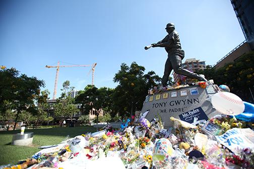 Tony Gywnn Statue in Petco Park