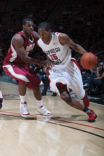 VIDEO: Kawhi Leonard's Jersey Retired at Viejas Arena, NewsCenter