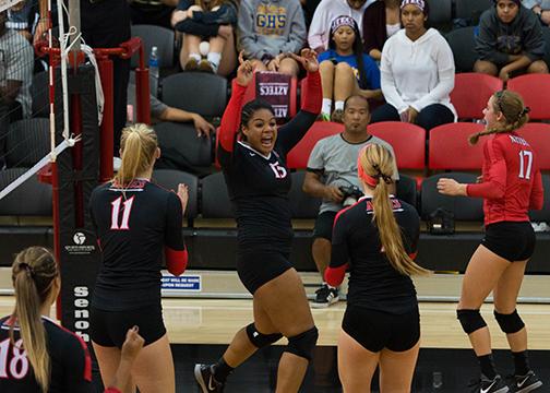 Volleyball finishes home season, gears for finale vs UNLV