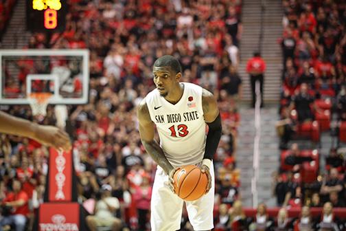 Aztecs lead Broncos 24-21 at halftime