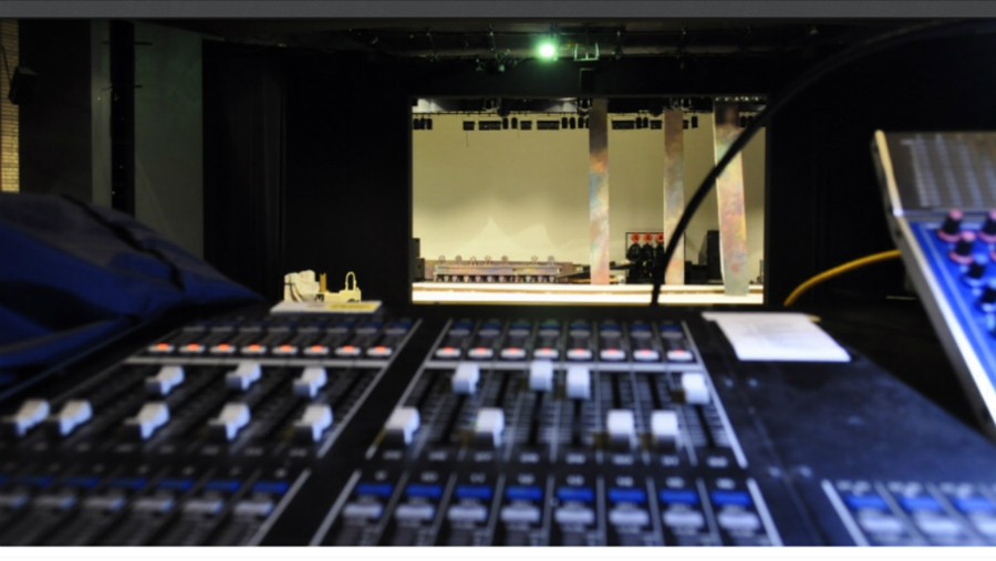 Theater production club perfects its backstage craft