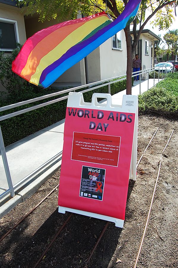Campus+organizations+spread+HIV+awareness+on+World+AIDS+Day
