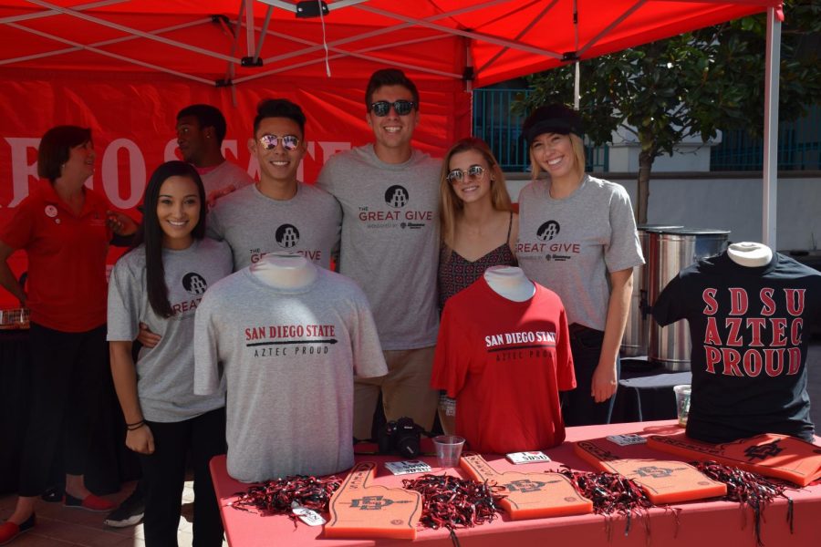 Students and one alumnus table for Aztec Proud during The Great Give on Tuesday, Oct. 24 at Conrad Prebys Aztec Student Union. Left to right: Julia Killough, communications alumnus, Dong Thai, public relations junior, Pat Romo, international business junior, Cat Kricorian, economics junior, and Mary Kennedy, business marketing senior.