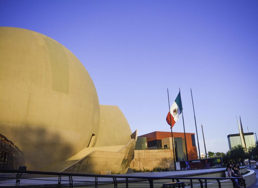 El Centro Cultural de Tijuana (CECUT) es uno de los emblemas de la ciudad. 