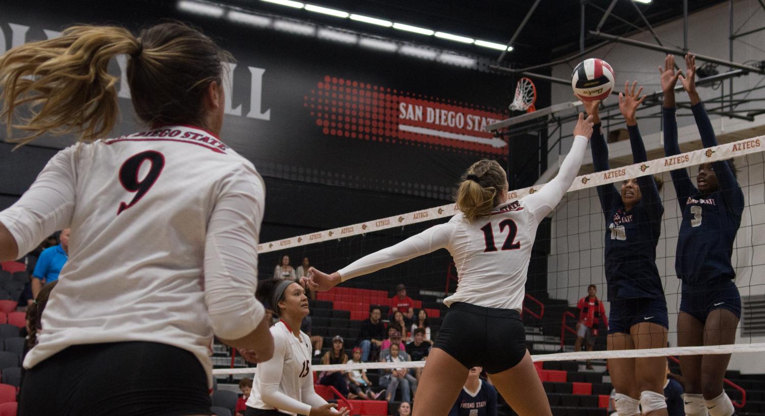 Volleyball falls in straight sets to Fresno State for 11th consecutive