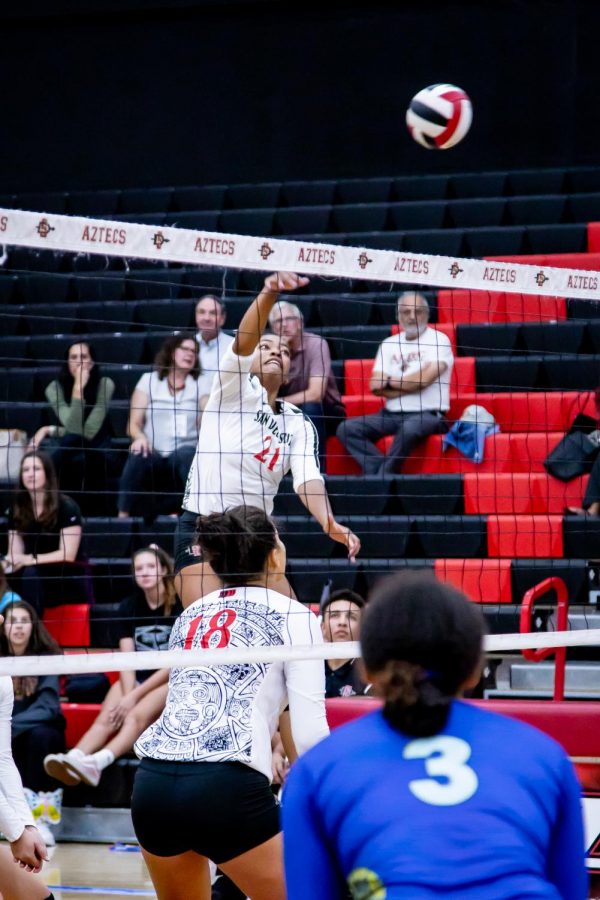 Sophomore outside hitter Victoria OSullivan attacks the ball during the Aztecs 3-2 victory over San José State on Sept. 27 at Peterson Gym.