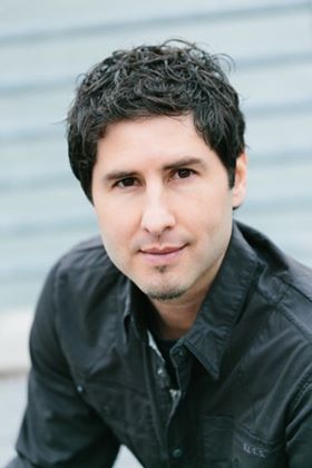 Past student Matt de la Pena is returning as a professor.