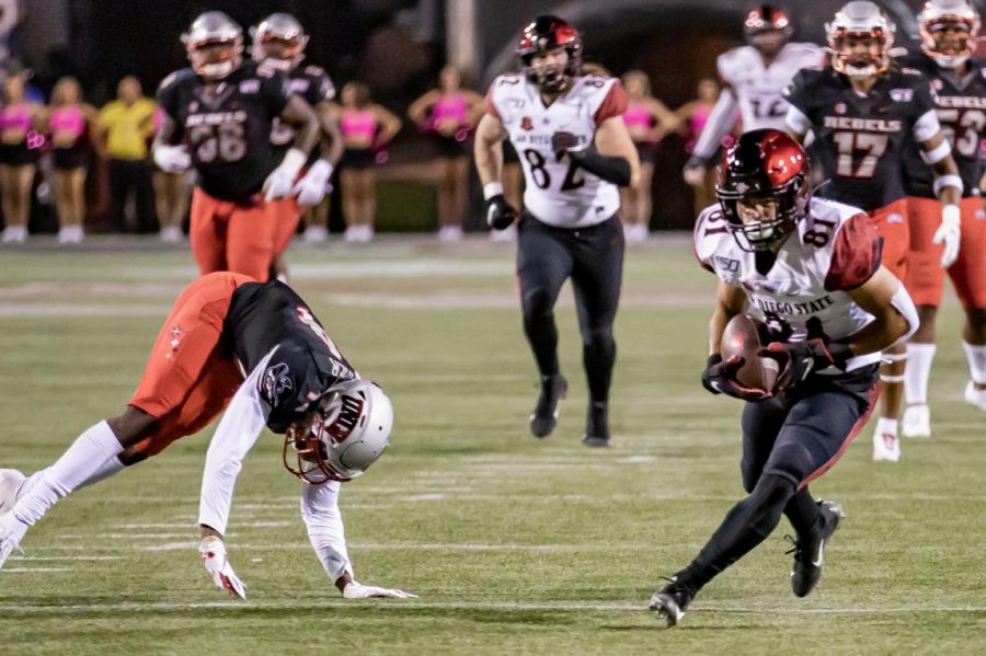 Sophomore wide receiver Ethan Dedeaux catches a 49-yard touchdown in the Aztecs 20-17 win over UNLV on Oct. 26 at Sam Boyd Stadium in Las Vegas.