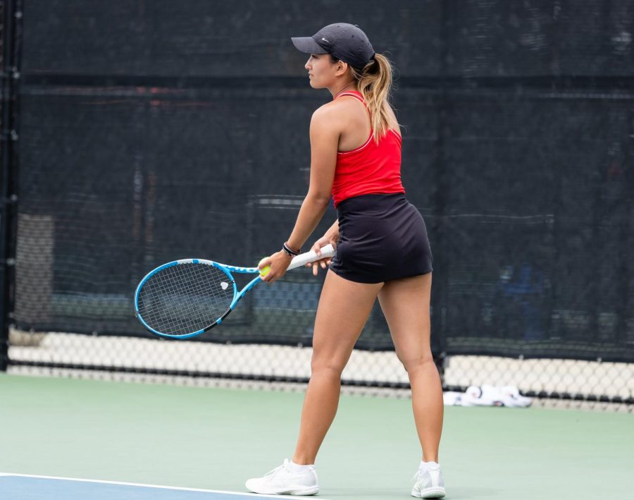 Tamara Arnold prepares a serve (Courtesy of SDSU Athletics)