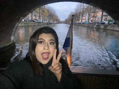 Karina viajó por Amsterdam, Paises Bajos y a Liverpool, Reino Unido. 
