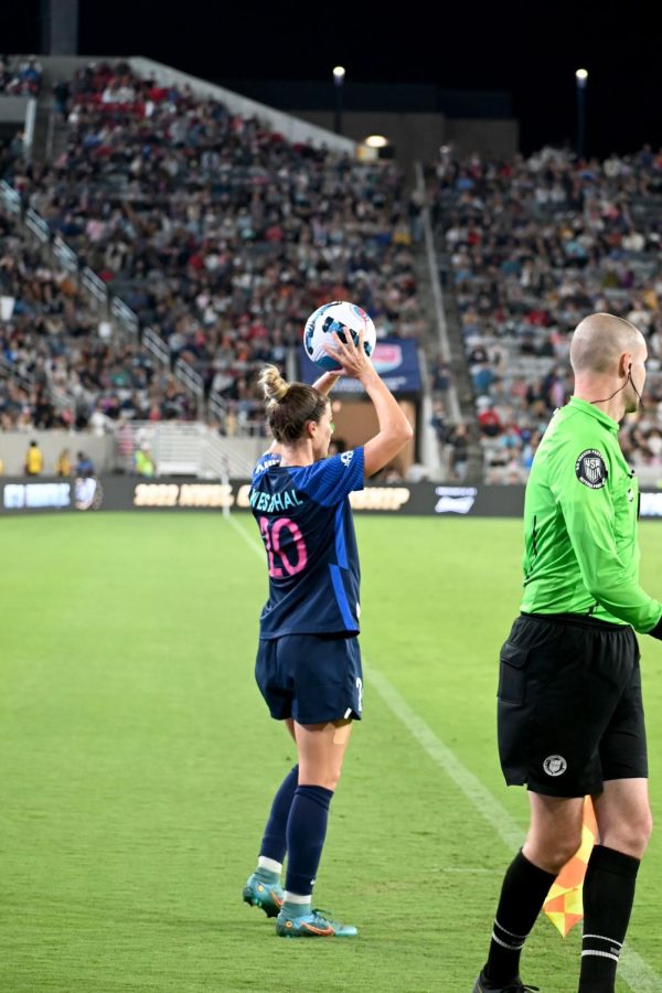 Defender Christen Westphal prepares to take a throw-in for the San Diego Wave during their 0-0 tie against North Carolina Courage on Friday, Sept. 30, 2022.