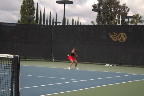 Senior Tamara Arnold returns the ball during the SDSU Fall Classic II on Nov. 13, 2022.