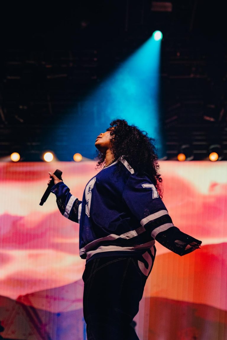 SZA and Omar Apollo’s entrancing performance took San Diego on a