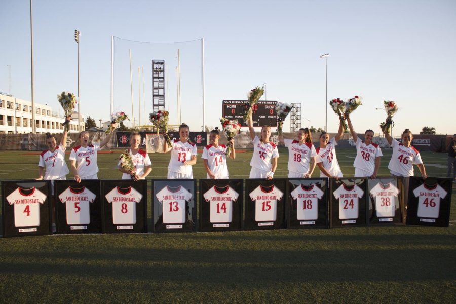The+ten+Aztec+lacrosse+seniors+pose+during+their+celebration+before+the+game+versus+Arizona+State+on+April+21.++