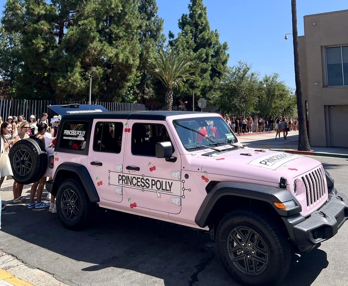 Students lined up outside of the Princess Polly Jeep on College Ave. Photo Courtesy of Princess Polly