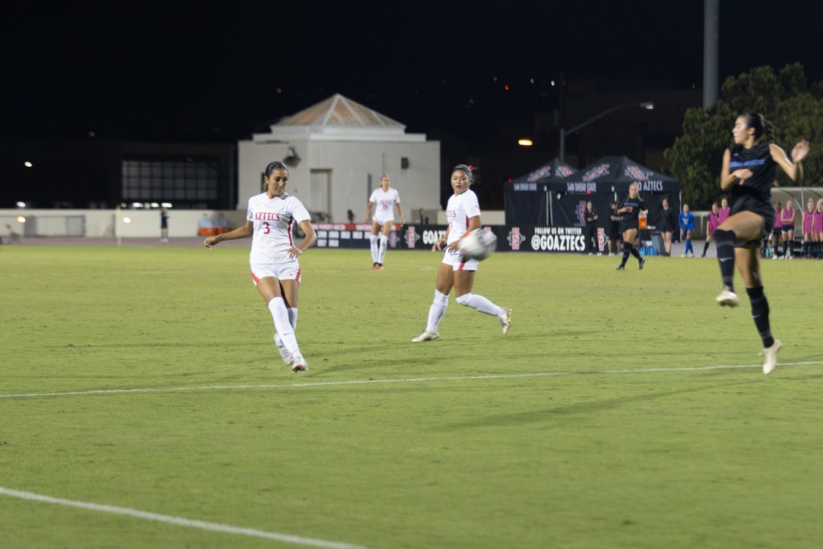 San Diego State midfielder Alyza Eckhardt delivers the ball into the box against Boise State on Thursday, Oct. 5 at the SDSU Sports Deck. The Aztecs defeated the Broncos 1-0 on a goal by Alexys Ocampo.