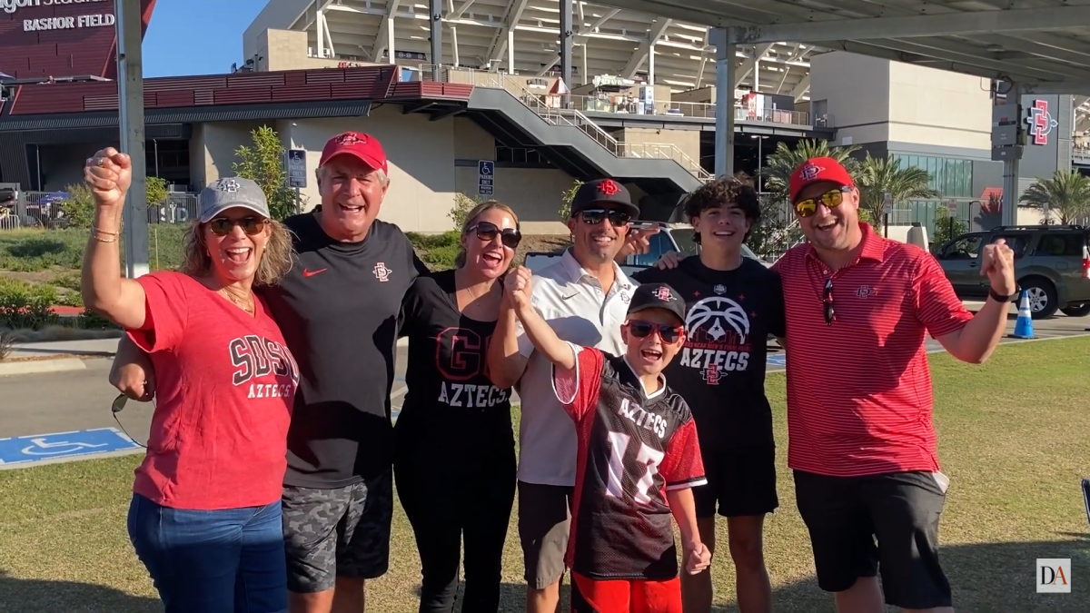 Family+and+Football%3A+The+Aztec+Experience