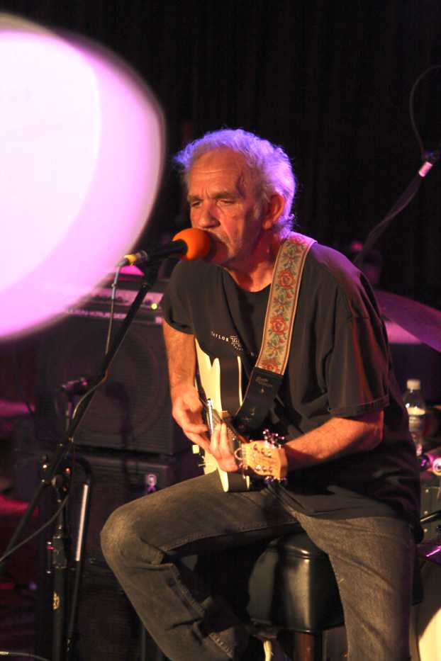 LIVE AND DANGEROUS: Legend J.J. Cale begins solo ‘Roll On’ tour – The ...